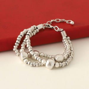 Silverkulkedjearmband: Minimalistiska statementsmycken, Modernistiskt damarmband
