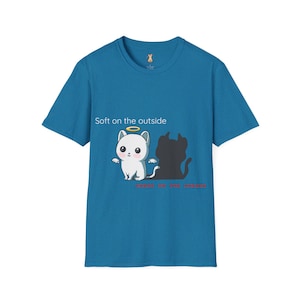Adorable camiseta de gato ángel: suave por fuera, caos por dentro - Divertida camiseta gráfica con estética de gatito kawaii