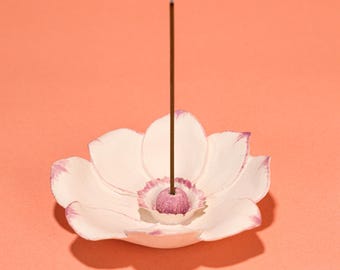 Cream White Anemone Incense Holder Handmade Incense Tray Cute Flower Shape Home Decor Housewarming Gift Minimalistic Design Incense Burner
