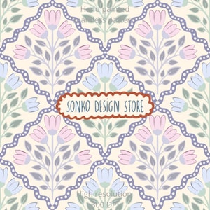 Peut inclure: Motif floral sans couture peint à la main. Le motif présente des fleurs roses, bleues et grises avec des feuilles vertes sur un fond crème. Le texte "SONKO DESIGN STORE" est affiché dans une bannière marron.