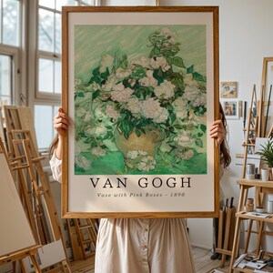 Impresión de jarrón con rosas rosadas de Van Gogh: arte floral vintage para pared, póster botánico impresionista, decoración elegante para el hogar, obra de arte de calidad museística.