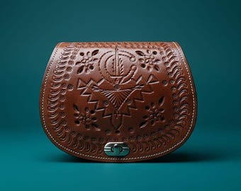 Brown embossed leather bag for women, Moroccan handcrafted shoulder bag, vintage flap bag handmade in natural leather