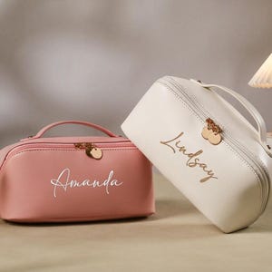 Leder bestickte Make-up-Tasche mit großer Kapazität, Kosmetik-Organizer, Brautjungfer Geschenk für Hochzeit, personalisiertes Brautparty-Geschenk für Mutter