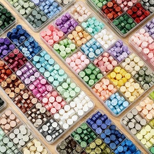 Set mit 18 Siegelwachsperlen in verschiedenen Farben, sortiert für Wachssiegelstempel, mehrfarbiges Siegelwachs-Set für Hochzeitseinladungen und Umschläge