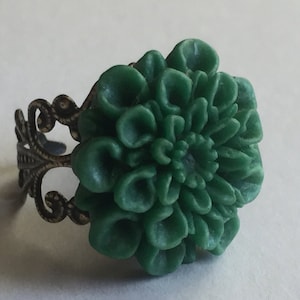 Dark Academia Rings Flower Ring Deep Vintage Green Adjustable Antique Bronze Band Gifts for Women Mom Girls Her Friends Statement Jewelry