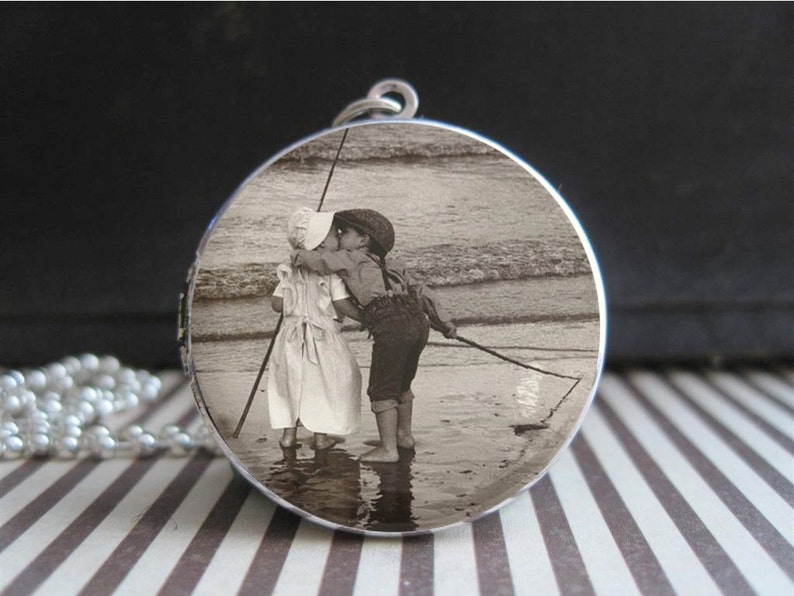 Custom Necklace Personalized Jewelry Family Photo Locket Secret Message Pendant Sympathy Memorial Birthday Gift Ideas Mom Dad Grandma Women