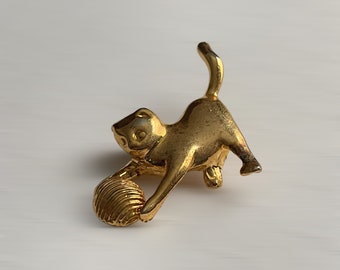 Vintage Gold Kitten Brooch Ball of Yarn Cat Pin Vendome Scatter Pin Gift for Her Cat Jewelry Cat Themed Gifts for Women 80's 90's