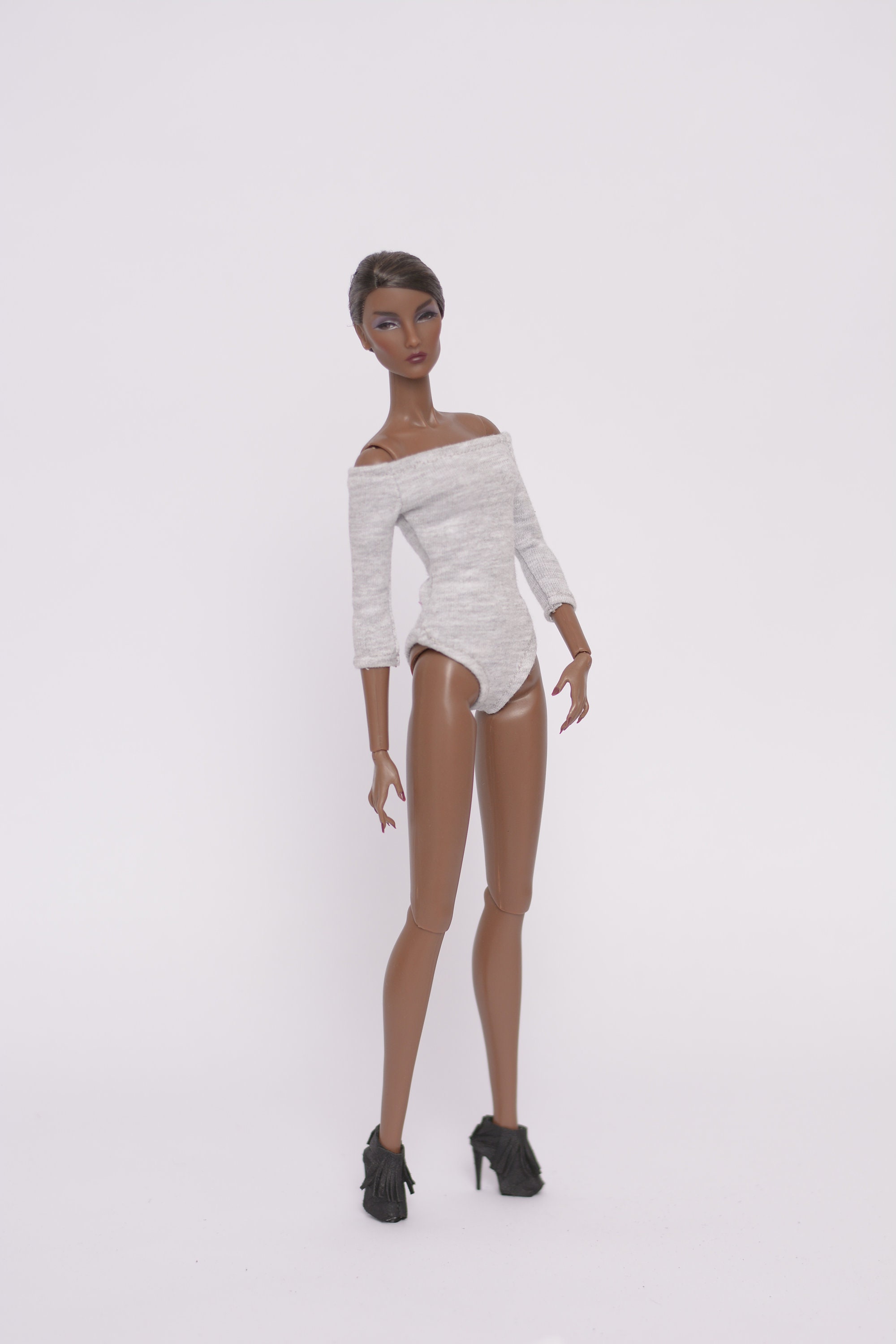Fashion Royalty FR light gray off-shoulder bodysuit top blouse 1:6 scale