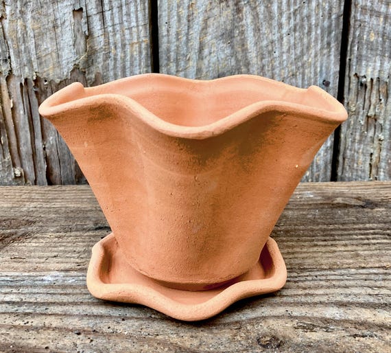 TERRACOTTA FLOWER POT