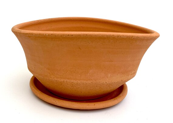 CLAY FLOWER POT