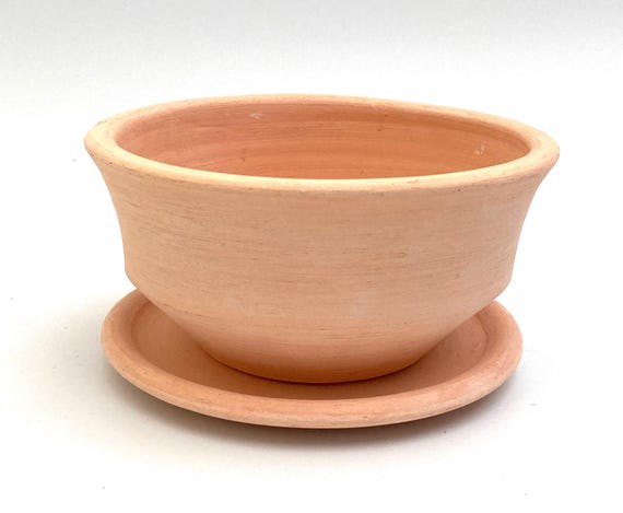 EARTHENWARE FLOWER POT