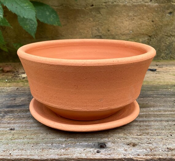 CLAY FLOWER POT
