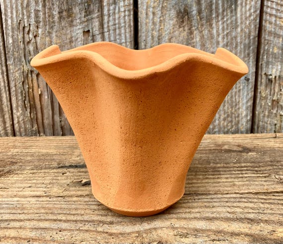 TERRACOTTA FLOWER POT