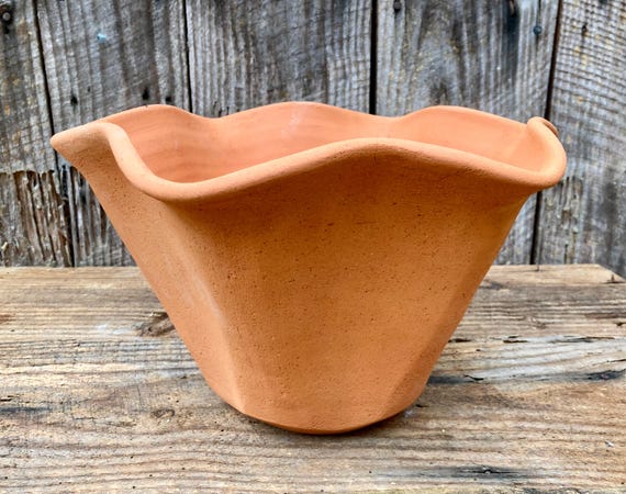 TERRACOTTA FLOWER POT