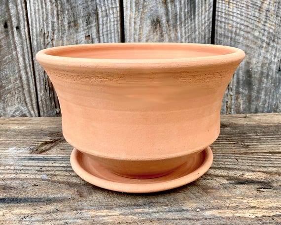 CLAY FLOWER POT