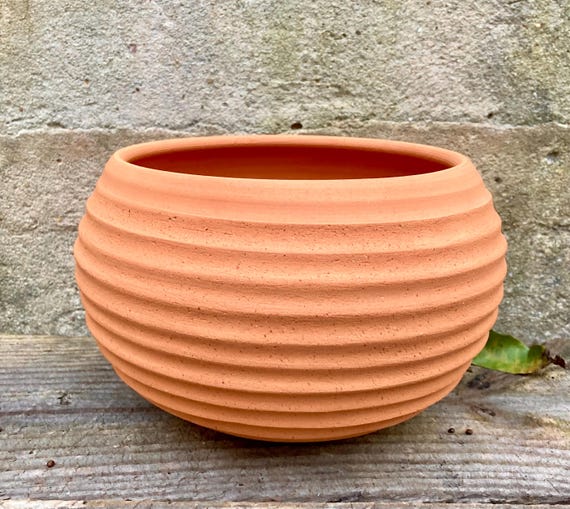 TERRACOTTA FLOWER POT