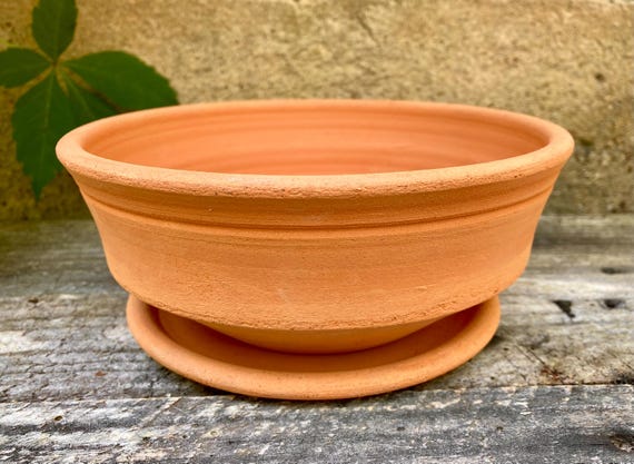 CLAY FLOWER POT