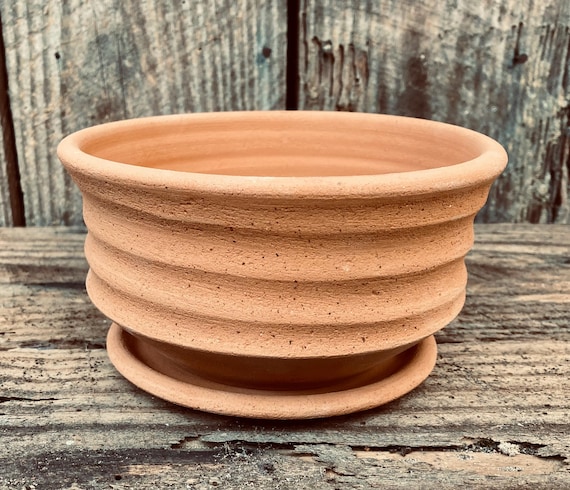 CLAY FLOWER POT