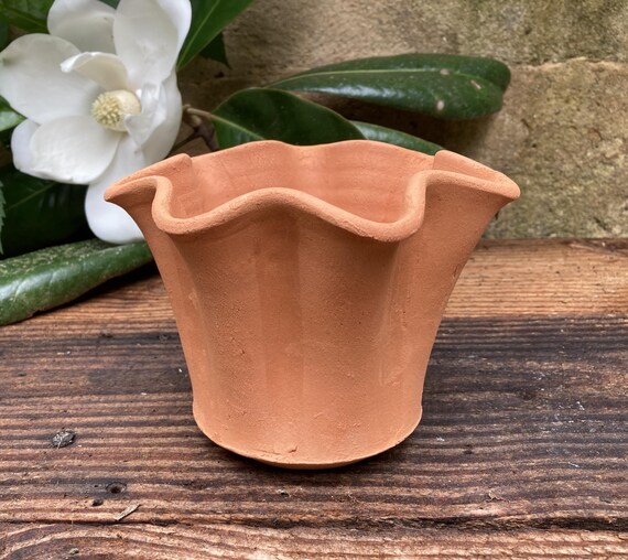 TERRACOTTA FLOWER POT