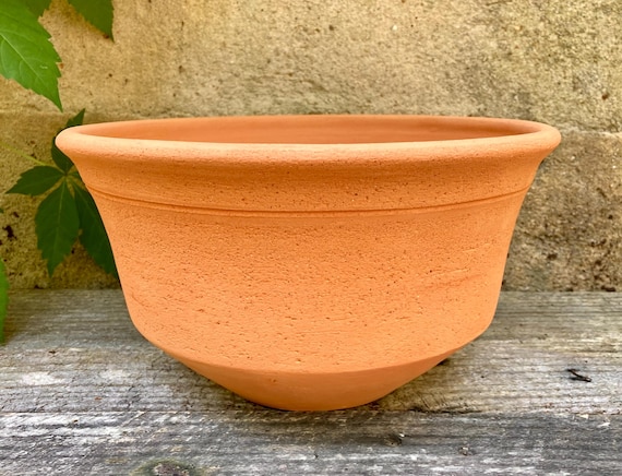 CLAY FLOWER POT