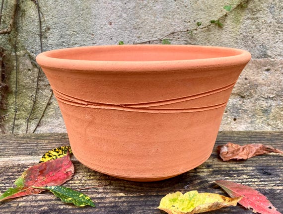 CLAY FLOWER POT