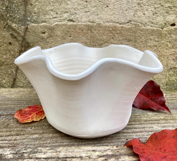 WHITE EARTHENWARE PLANTER
