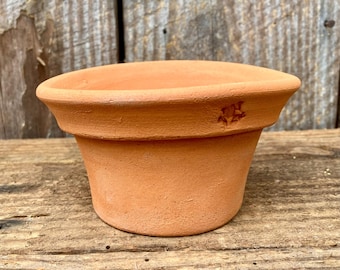 CLAY FLOWER POT #8. A terracotta planter for succulents, cactus and small houseplants.