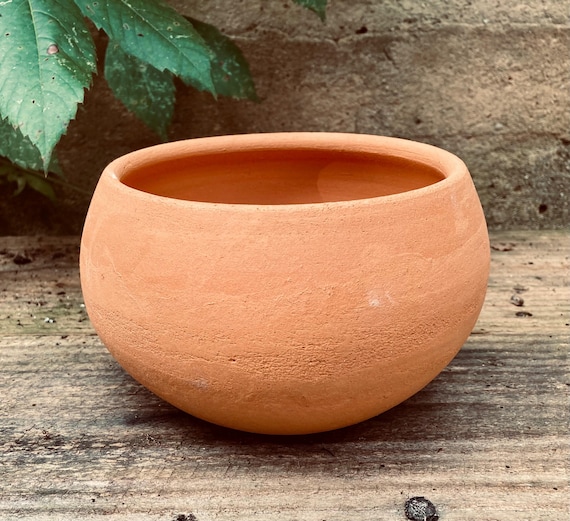 TERRACOTTA FLOWER POT