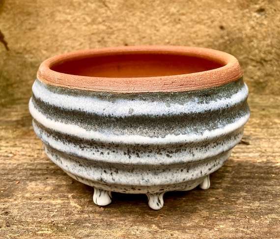 STONEWARE FLOWER POT