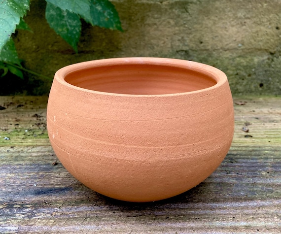 TERRACOTTA FLOWER POT
