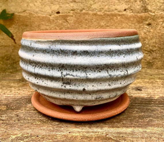 STONEWARE FLOWER POT