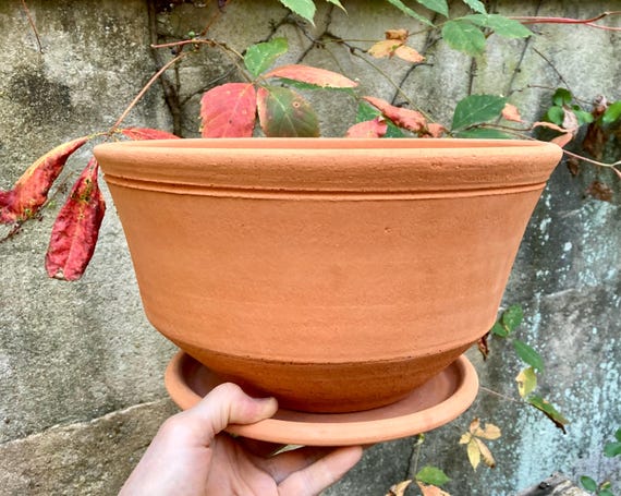 CLAY FLOWER POT