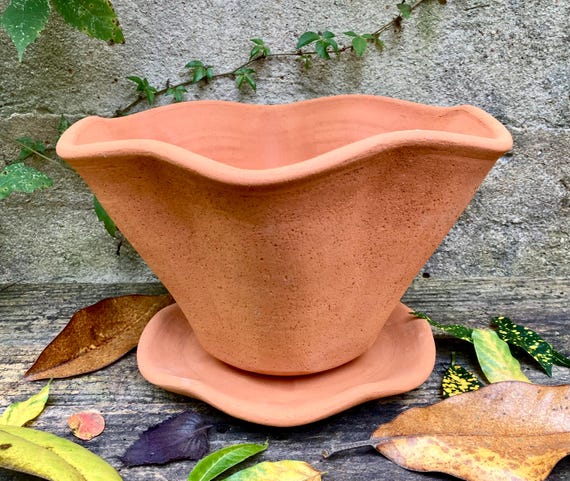 TERRACOTTA FLOWER POT