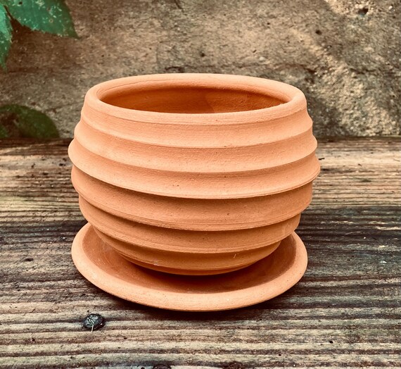TERRACOTTA FLOWER POT
