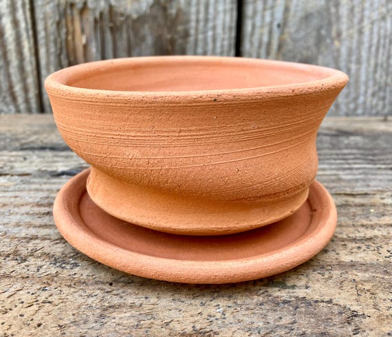 TERRACOTTA FLOWER POT