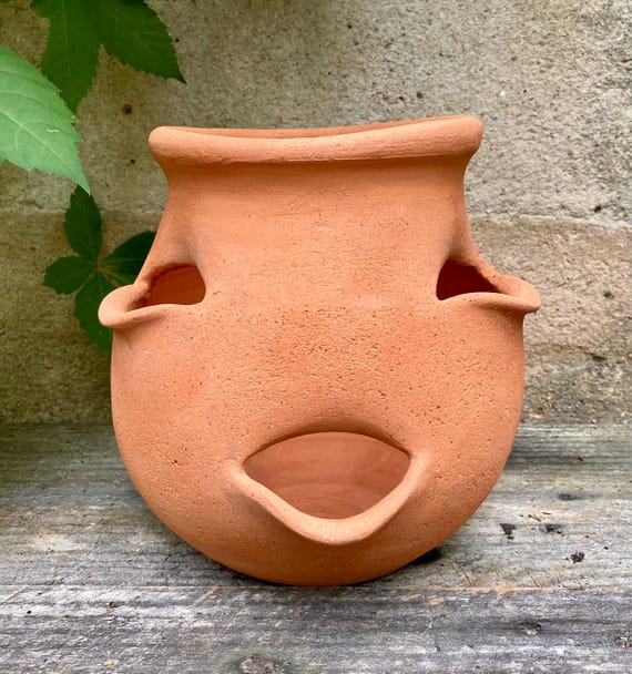 TERRACOTTA STRAWBERRY POT