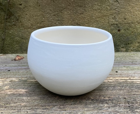 WHITE EARTHENWARE PLANTER