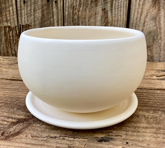WHITE EARTHENWARE PLANTER
