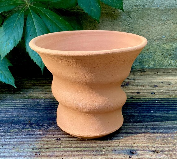 TERRACOTTA FLOWER POT