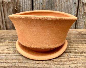CLAY FLOWER POT #89. An unglazed terracotta planter for a healthy plant. Handmade.