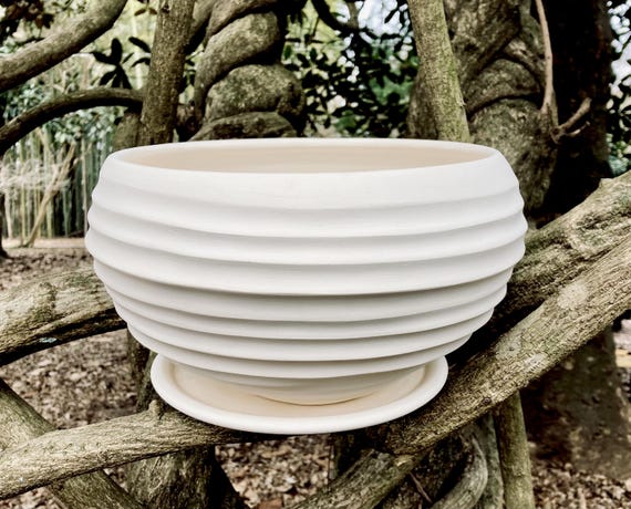 LARGE EARTHENWARE PLANTER