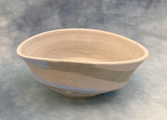 EARTHENWARE FLOWER POT