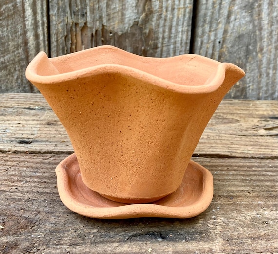 TERRACOTTA FLOWER POT