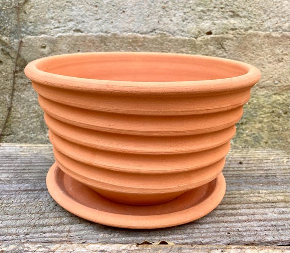 CLAY FLOWER POT