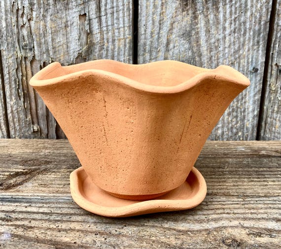 TERRACOTTA FLOWER POT