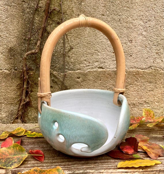 STONEWARE KNITTING BOWL