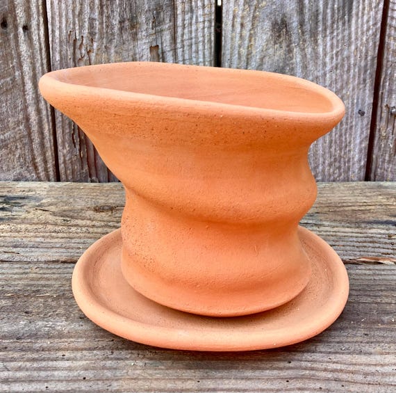 TERRACOTTA FLOWER POT