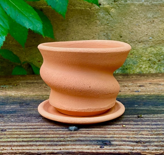 TERRACOTTA FLOWER POT