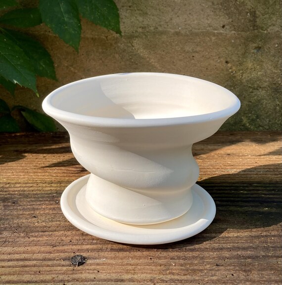 WHITE EARTHENWARE PLANTER