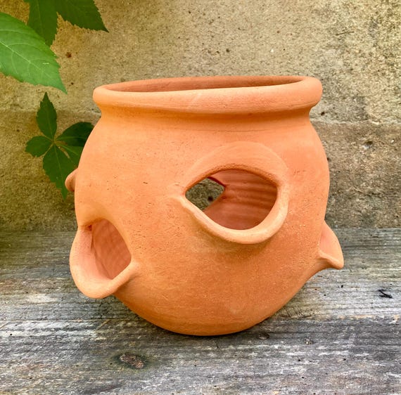 TERRACOTTA STRAWBERRY POT